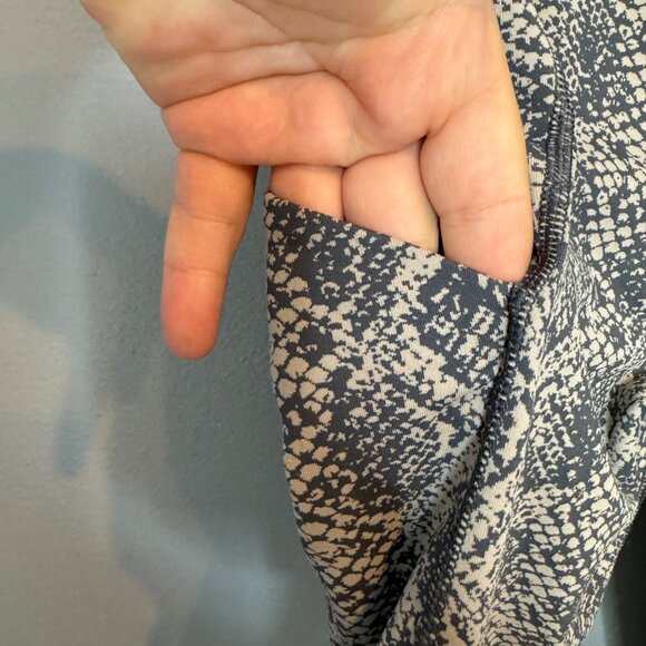 ATHLETA ultimate stash 7/8 pocket tight size XS - Picture 6 of 8